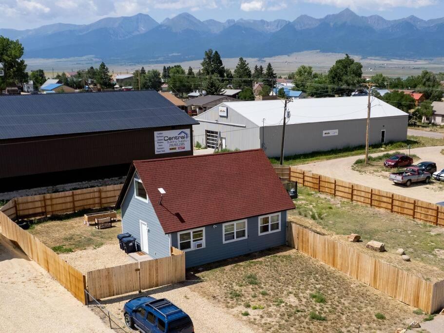 Cozy Wet Mountain Valley Holiday home